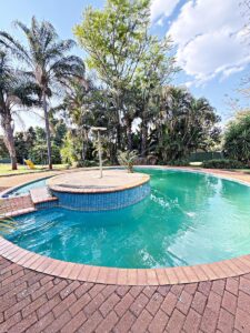 WhatsAppImage2025 10 15at17.54.473 LJQ248 TRT1DgOKjQL7xvw 225x300